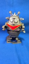 Yone "The Robot Captain" Mechanical Wind-Up Tin Litho Robot with Box, Made in Japan No. 2121 — listing 2