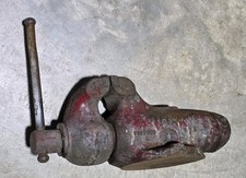 Wilton Bullet Machinist Vise, 4 inch Jaw with Swivel Base, Schiller Park — listing 4