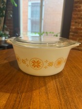 Vintage Pyrex Town & Country Casserole Dish #474 with Lid