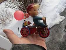 Vintage MTU Wind-Up Tin Litho Girl on Tricycle Toy, Made in Korea — listing 4