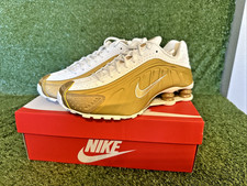 Nike Shox R4 Metallic Gold / Soft Pearl Women's Sneakers — listing 3