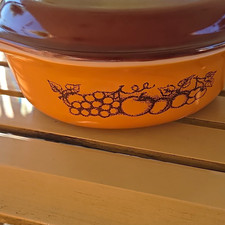 Vintage Pyrex Old Orchard Fruit Refrigerator Dish with Ribbed Lid — listing 2
