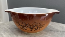 Vintage Pyrex Old Orchard Fruit Refrigerator Dish with Ribbed Lid — listing 4