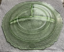 Green Depression Glass Dinner Plate, Federal Glass 'Madrid' Pattern (Recollection) — listing 3