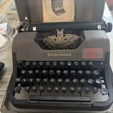 Underwood Portable Typewriter (3-Bank), Black — listing 3