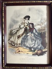 Antic French Hand-Colored Fashion Engraving "Le Petit Messager" in Oval Walnut Frame — listing 5
