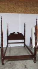 Traditional Cherry-Finish Mahogany Poster Bed Headboard & Footboard Set with Carved Shell Crest — listing 6
