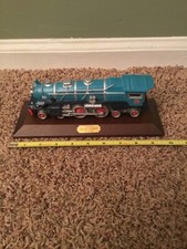Avon Lionel 1931 #400E Blue Comet Ceramic Locomotive on Wood Base — listing 5