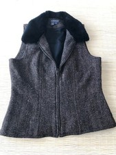 Harold's Burgundy Chunky Knit Sweater with Black Faux Fur Collar, Size L — listing 5