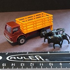 Matchbox Superfast No. 71 Cattle Truck, Copper/Orange Cab with Yellow Stakes — listing 5