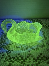 Vaseline/Uranium Green Glass Figural Swan Open Salt or Trinket Dish — listing 3