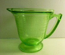 Vintage Depression Glass Green Uranium Glass 1-Cup Measuring Cup with Embossed Measurements — listing 4
