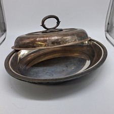 Vintage Silverplate Covered Vegetable Dish / Entrée Server with Pineapple Finial and Turned Wood Handles — listing 4