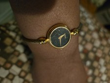 Vintage Gucci Ladies Quartz Watch with Green-Red-Green Signature Web Dial, Roman Numeral Bezel — listing 4
