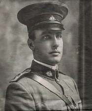 Antique WWI-Era Military Officer Portrait Photograph in Carved Oak Frame, The Crown Studios Sydney — listing 2