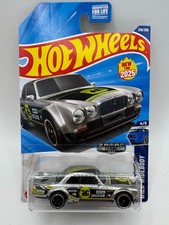 Hot Wheels Jaguar XJ6 Race Car Green #12 Castrol Livery Diecast — listing 6