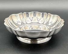 Oneida Silversmiths Silverplate Bowl with Repoussé Floral Design