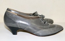 Vintage Geoffrey Beene Black & White Spectator Leather Pumps