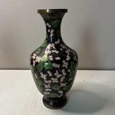 Chinese Cloisonné Enamel Vase with Grapevine Motif on White Cloud-Scroll Ground — listing 5
