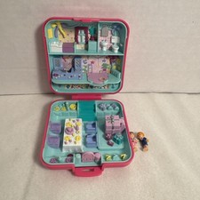 Polly Pocket Party Game by RoseArt (Over 50 Pieces, 4 Figures & 4 Vehicles) — listing 3