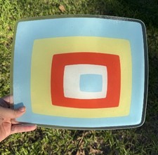 Joseph Joseph Round Glass Chopping Board / Worktop Saver with Concentric Rainbow Circles Design