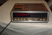 GE Digital Clock Radio (Model 7-4612) with Red LED Display and Battery Backup — listing 5