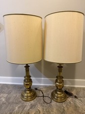 Stiffel Brass and Walnut Column Table Lamp — listing 3