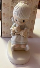 Precious Moments "Peace on Earth" Figurine E-2804