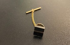 Vintage Coral Cabochon 18k Gold Tie Tack Pin with Safety Chain — listing 2