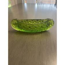 Vintage Green Pressed Glass Basket with Fixed Arch Handle, Star and Fan Cut Pattern — listing 2