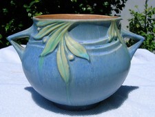 Roseville Pottery Velmoss Blue Two-Handled Vase, Shape 718-8 — listing 3