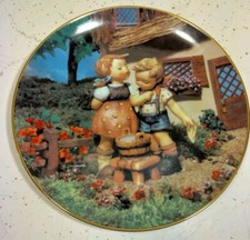 M.J. Hummel "Squeaky Clean" Collector Plate — Little Companions Series — listing 5