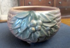 McCoy Leaves & Berries Pattern Jardiniere / Pot in Matte Green, 4.5 inch — listing 6