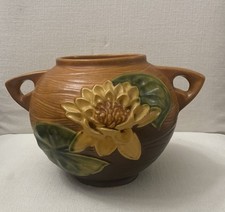 Roseville Pottery Water Lily Two-Handled Vase, Shape 79-9, Brown/Rust Colorway — listing 2
