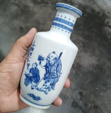 Chinese Blue and White Porcelain Cross-Shaped Covered Box with Apocryphal Ming Mark, plus Rosemeade Pottery Bird Salt Shaker — listing 2