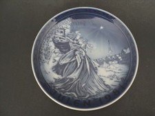 Grande Copenhagen 1981 Christmas Plate 'Den lille Pige med Svovlstikkerne i Nyhavn' (The Little Match Girl in Nyhavn) by Frode Bahnsen — listing 6