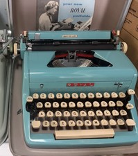 Royal Quiet De Luxe Portable Typewriter with Case — listing 5
