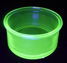 Vintage Green Depression Glass Tumbler with Optic Swirl Panels, 4 1/4 inches tall No glow — listing 2