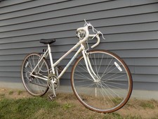 Schwinn World Vintage Mixte Road Bicycle with Rear Rack — listing 4