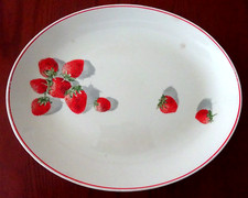 W.S. George Cavitt-Shaw "Shortcake" Pattern Creamer / Gravy Boat, Yellow with Strawberry Motif