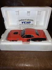 1970 Plymouth Hemi 'Cuda 1:18 Scale Diecast Model Car in Plum Crazy Purple — listing 3