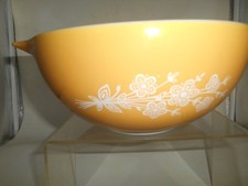 Vintage Pyrex Butterfly Gold Refrigerator Dishes and Butter Dish Group — listing 4