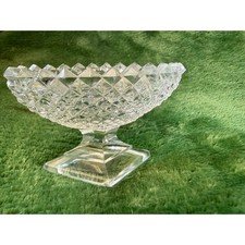 Set of 4 Vintage Ribbed Pressed Glass Footed Dessert/Sherbet Bowls with Scalloped Petal Bases — listing 4