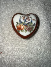 Hand-Painted Imari-Style Heart-Shaped Porcelain Covered Trinket Box — listing 2