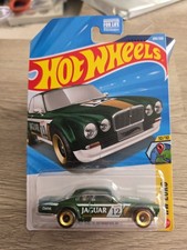 Hot Wheels Jaguar XJ6 Race Car Green #12 Castrol Livery Diecast — listing 2