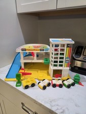 Fisher-Price Little People Play Family Action Garage #930 Parking Ramp Race Track — listing 2