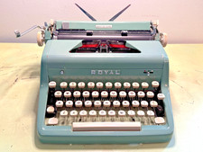 Royal Quiet De Luxe Portable Typewriter with Case and Accessories — listing 2