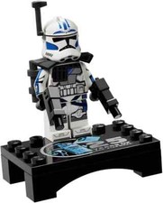 LEGO Star Wars Clone Trooper Minifigure with Red Markings and Phase 2 Helmet