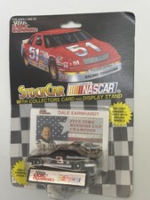 Racing Champions Dale Earnhardt #3 GM Goodwrench 1:64 Diecast Stock Car with Collector Card — listing 4