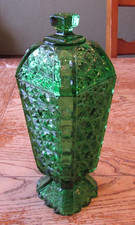 Vintage Hollywood Regency Green Glass Globe Table Lamp with Ornate Brass Base and Scalloped Bell Shade — listing 5